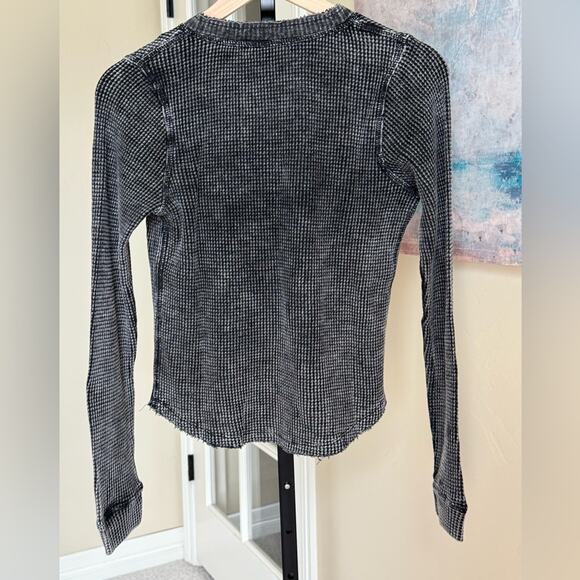 Mono B Mineral-Washed Waffle Knit Henley Top Black Women’s Large NWT New Cotton - Picture 4 of 5